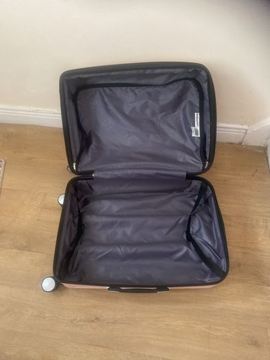 Hard shell suitcase 26"