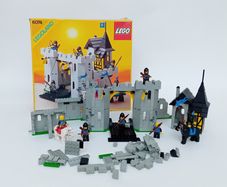 Vintage LEGO 6074 Black Falcon's Castle & Box