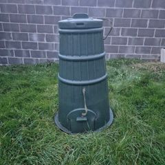 Compost bin