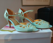 Women's shoes