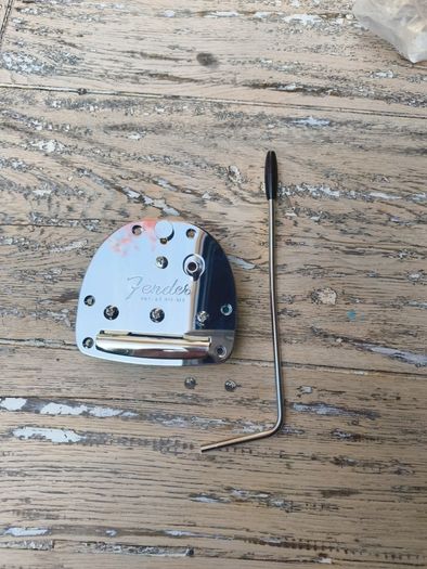 Fender Jazzmaster Tremolo tail peice