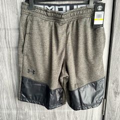 Mens Under Armour Shorts - M