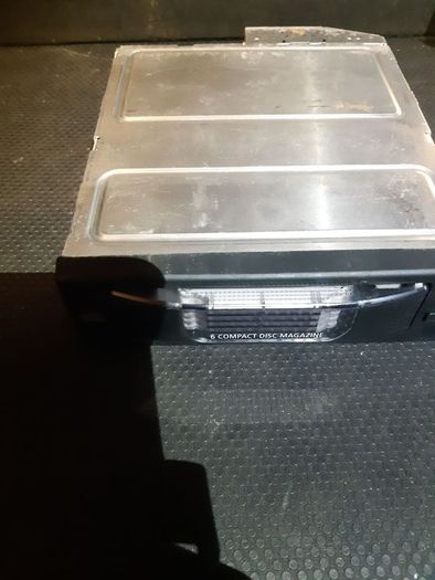 ALPINE BMW E60 E61 E63 E64 5 & 6 Series - 6 CD Multichanger / CD Changer