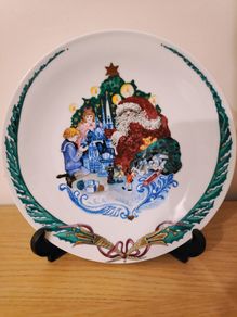 Rare Find. Lovely Royal Copenhagen boxed Christmas  Cake Plate