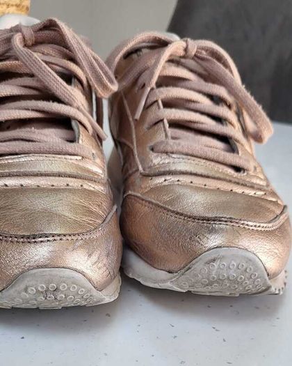 REEBOK Classics Rose Gold Edition Sz 7UK