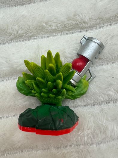 Skylanders Trap Team Food Fight Green Tomato Gun Guy Used Please see pictures