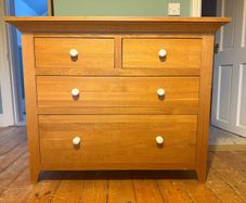chest of drawers