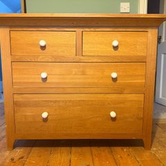 chest of drawers