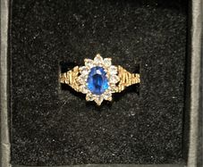 Vintage 9ct Gold Blue Topaz and Tourmaline gemstone ring