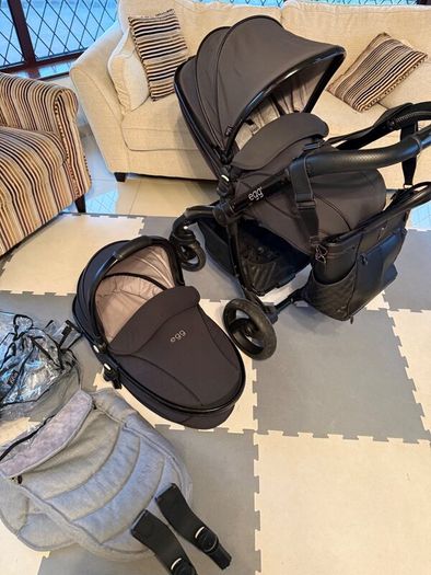 Egg 2 travel system black & cybex newborn car seat
