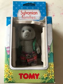 Sylvanian Families Evergreen Grey Bear