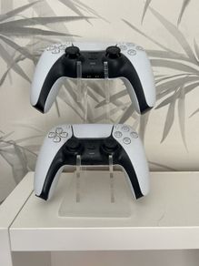2 ps5 controllers