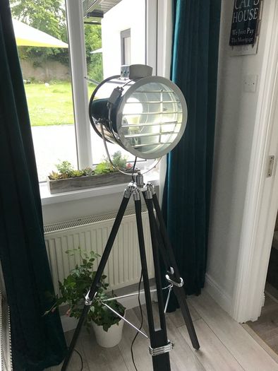 Movie style Tripod Floor Lamp