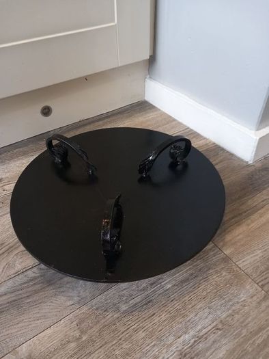 Black metal stand