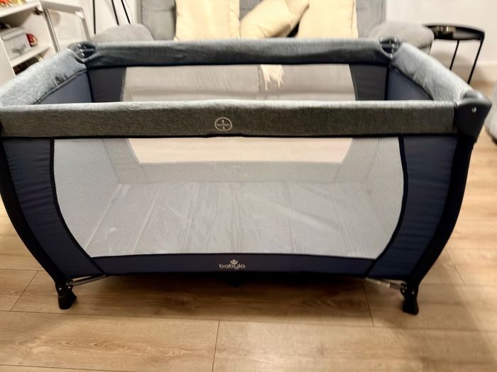 Travel cot