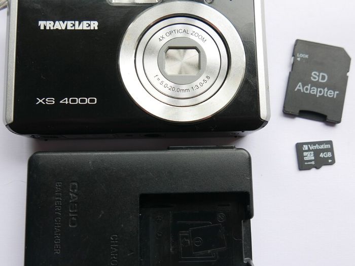 Traveler XS 4000 10.0 MP Digital Camera + SD Card and charger - works well
