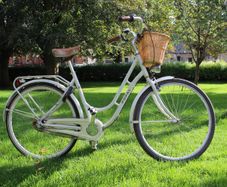 Popal Ladies Dutch Bike 28 Inch 3 Speed Wicker Basket