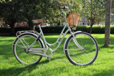 Popal Ladies Dutch Bike 28 Inch 3 Speed Wicker Basket