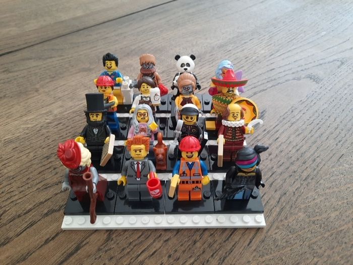 The lego collectibles minifigs complete set