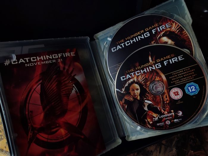 The Hunger Games: Catching Fire ! Steelbook ! Blu-ray ! 2014 ! Jennifer Lawrence !