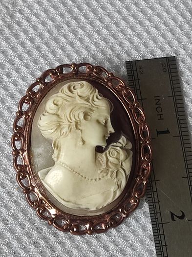 Cameo brooch
