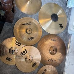 Assorted cymbals (Sabian, Zildjian, Meinhl)