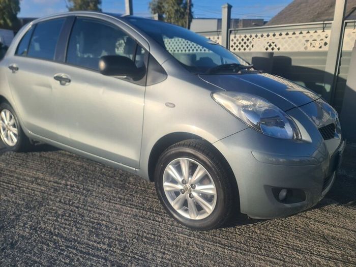 Toyota Yaris 2011