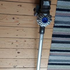 Dyson v6  , parts only