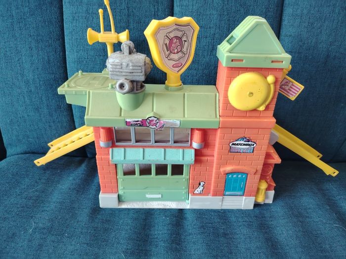 Vintage Matchbox Hero City Fire Station Play Set