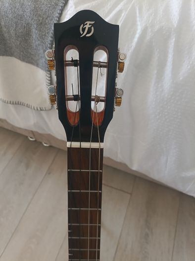Flight Baritone Ukulele