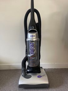 Vax 1600w upright vacuum cleaner