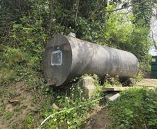 Oil tank