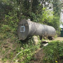 Oil tank