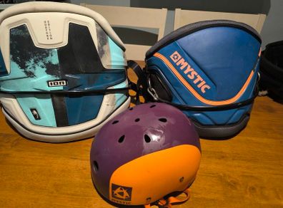 Kite surfing Harness's & Helmet