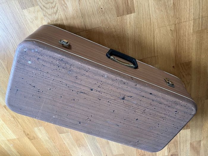Electric vintage Sheltone organ