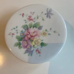Royal Doulton lidded trinket dish.