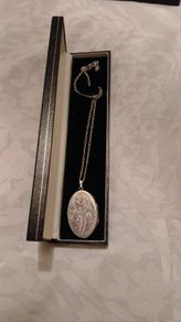 vintage Silver Oval locket and chain