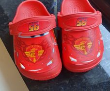 junior Cars gesigb crocs. Size 7