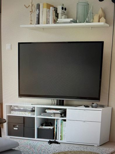 TV Bench
