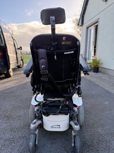 Quickie Jive M Electric Wheelchair - Excellent Condition with Powered Seat Lift & Tilt