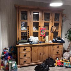 Dresser cabinet