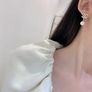 pearl earrings Image 5