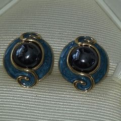 Vintage Avon Gold Tone Earrings