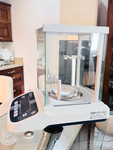 KERN ADJ 200-4 Analytical balance weighing scale