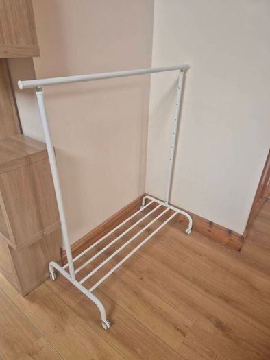 Wardrobe rack