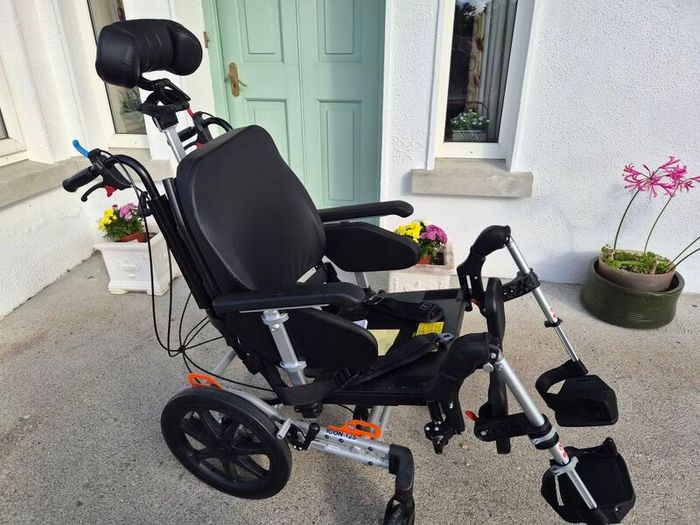 Icon 125 Adjustable Wheelchair