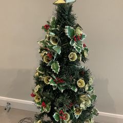 Christmas Tree, Fully Decorated and pre lit - 125cm