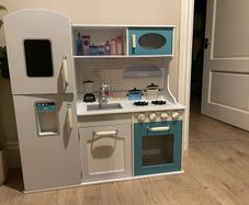 FREE play kitchen