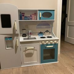 FREE play kitchen