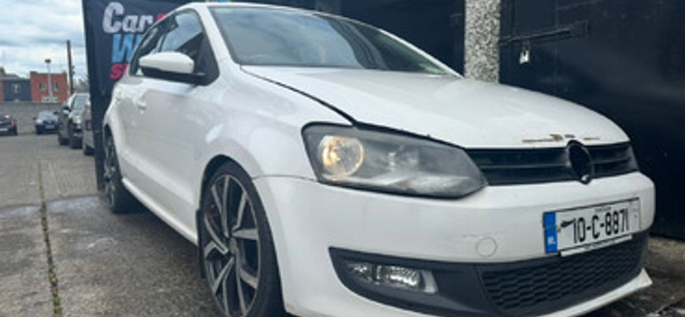 Vw polo 1.6 diesel Light front damage running and driving